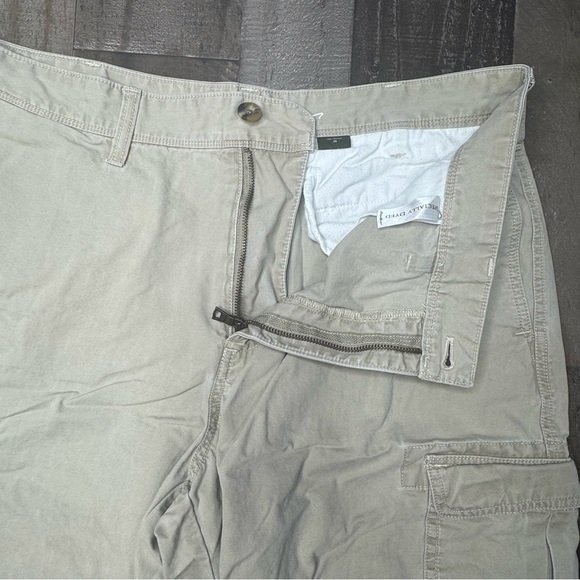 Eddie Bauer Khaki Cargo Short size 36 - Picture 6 of 13